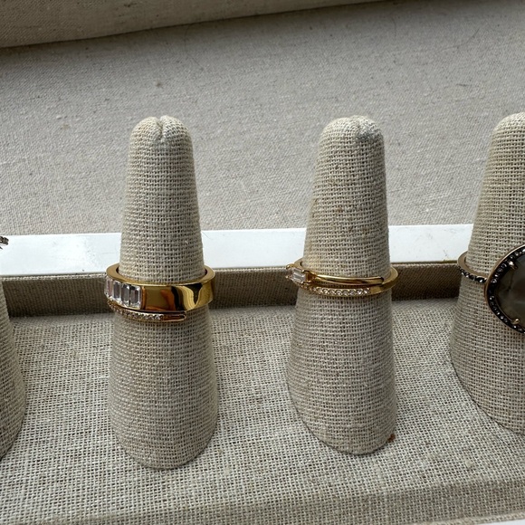 Assortment of Rings - Picture 3 of 4